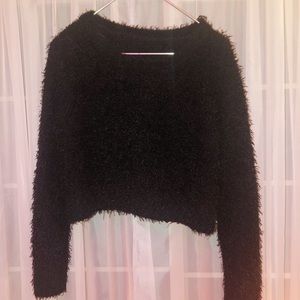 Shiny fuzzy 90s Inspo Crop Sweater ✨🖤✨